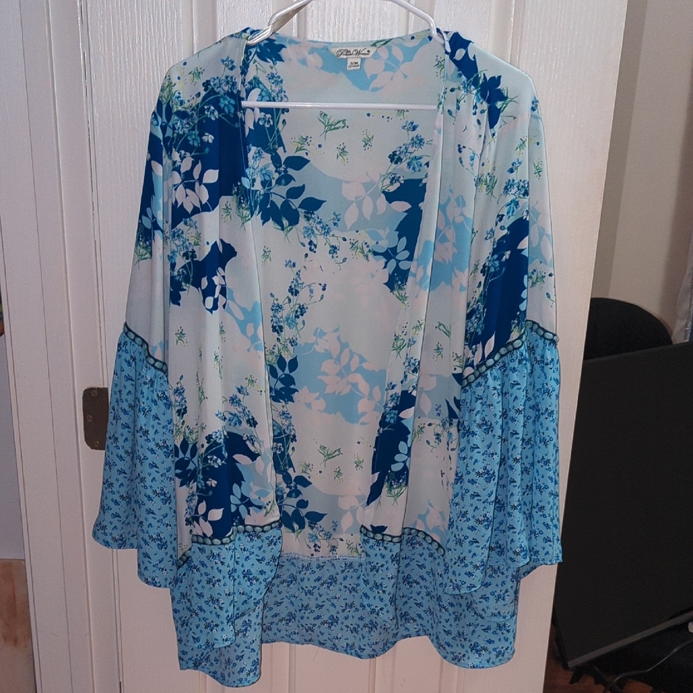 The Pioneer Woman Blue and White Floral Lightweight Cardigan
